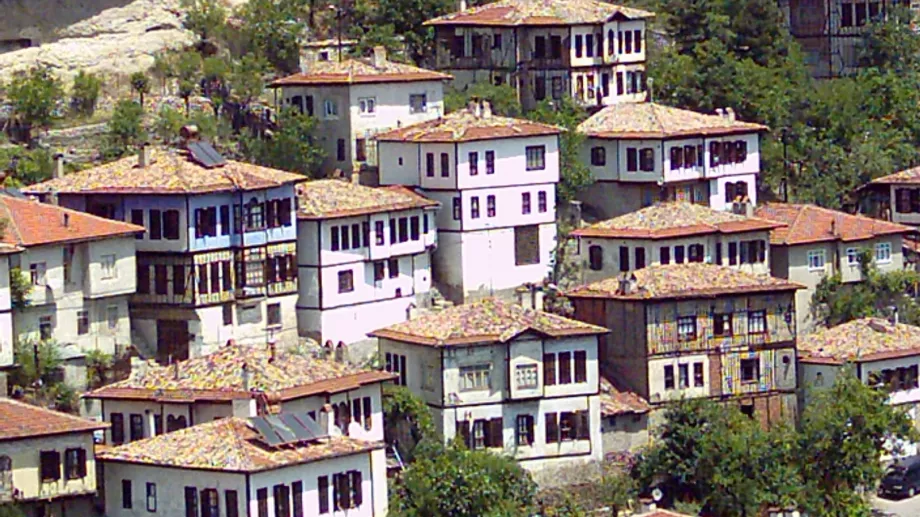 Safranbolu tarihî Osmanlı evleri ve eski çarşı manzarası